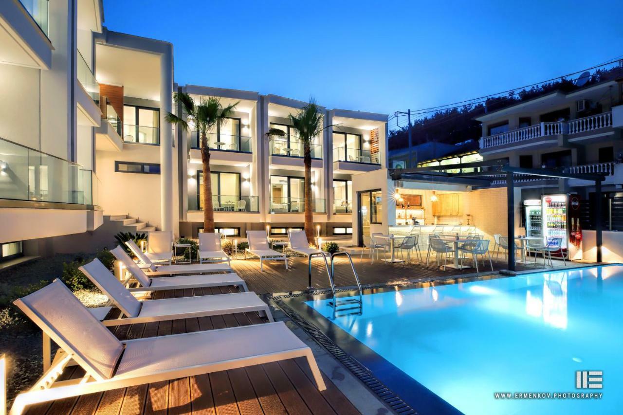 Senso Suites Néa Péramos Екстериор снимка