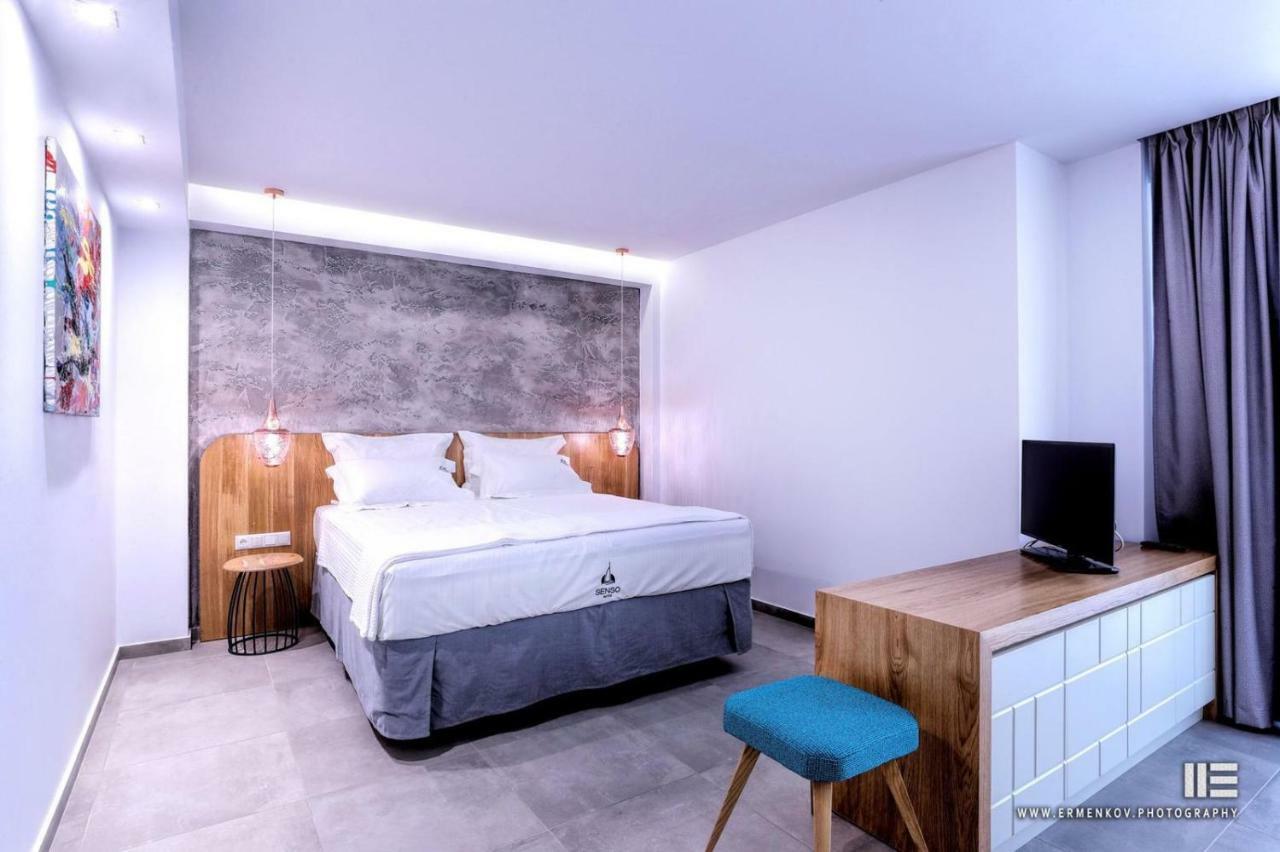 Senso Suites Néa Péramos Екстериор снимка